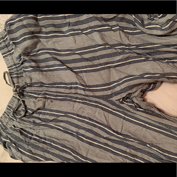 American Eagle Pants - Picture 3 of 4